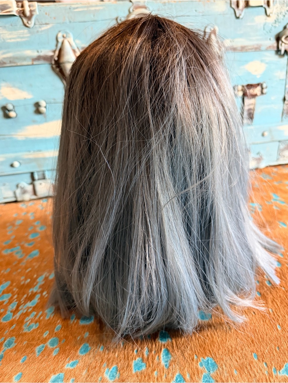 Gray ombré wig - Picture 3 of 5
